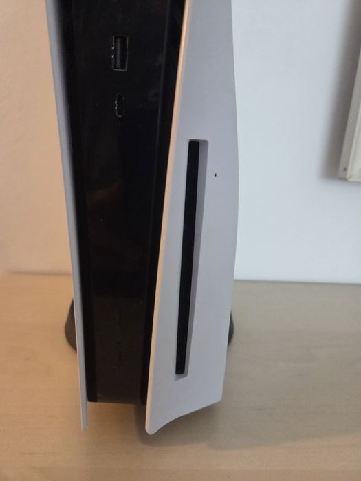Consula ps 5 aproape noua