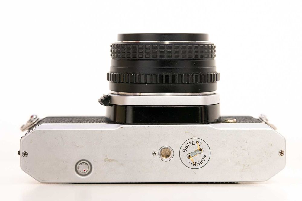 Aparat film Pentax K1000 cu Pentax 50 1.7 si Hoya 135 2.8