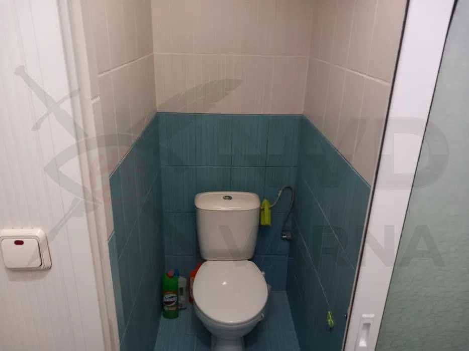 Дава се под наем тристаен апартамент във Възраждане 1! 21861282