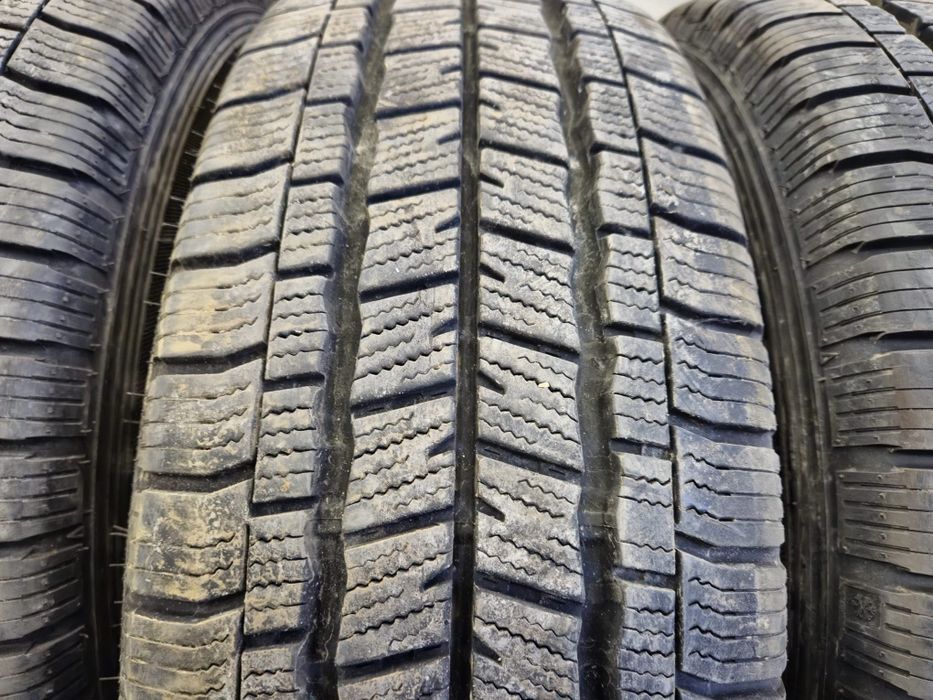 4 anvelope iarna Dunlop 225 65 16 C ca și noi