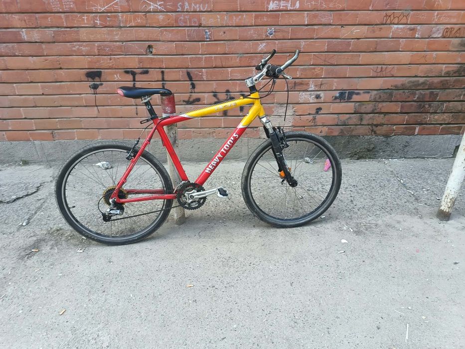 Vind 2 biciclete cu roti de 26