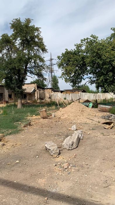 Ер участка сотилади