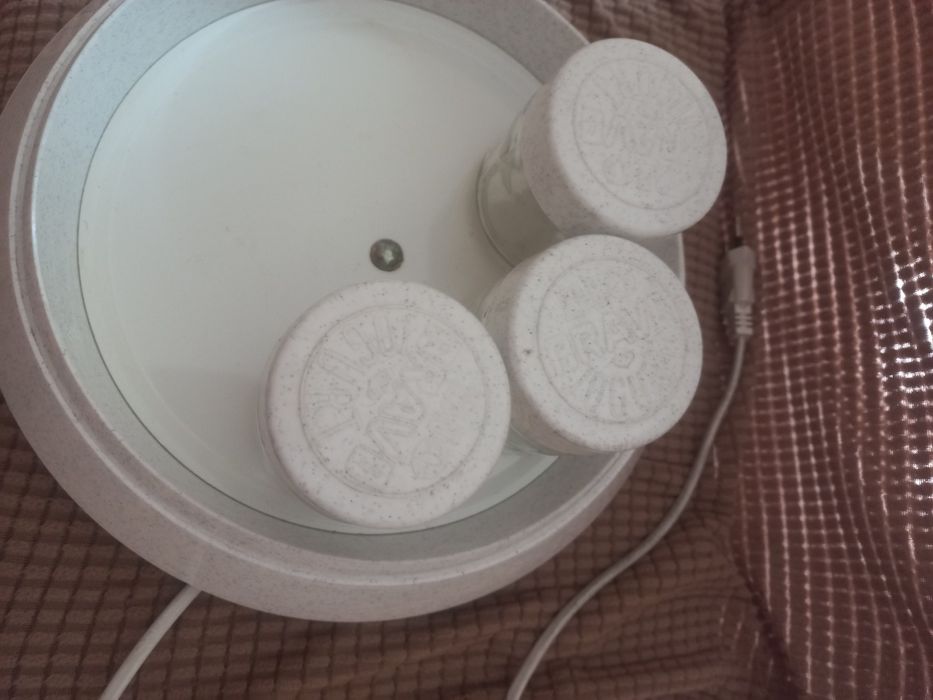 Продам йогуртницу,  домашний йогурт