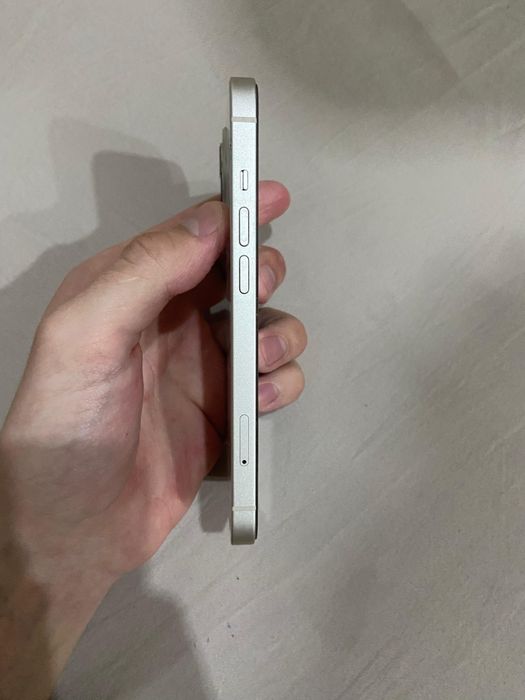 iPhone 13 в идеальном состоянии