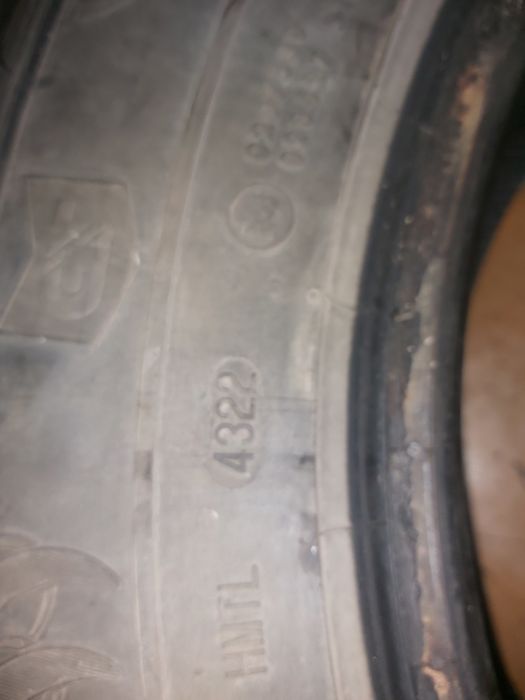 Зимни гуми за джип 215 65 16  дот.22 г.