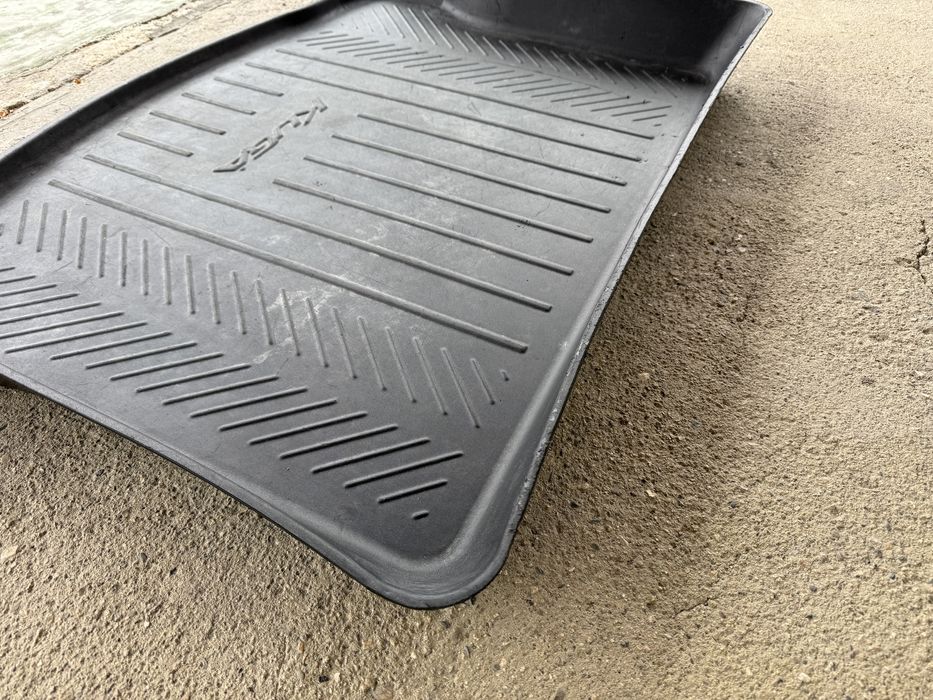 ОРИГИНАЛНА Стелка В Багажник/Корито В Багажник за -FORD KUGA/ФОРД КУГА