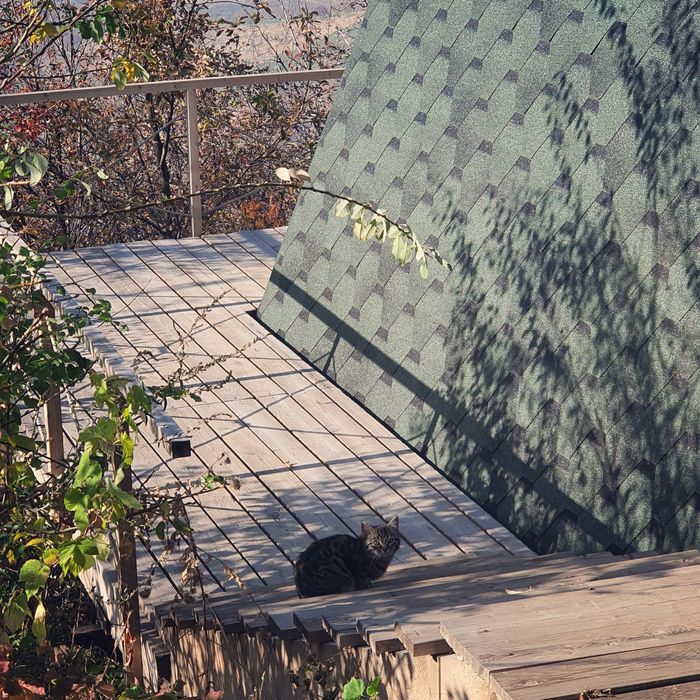 Уютный домик для двоих в горах