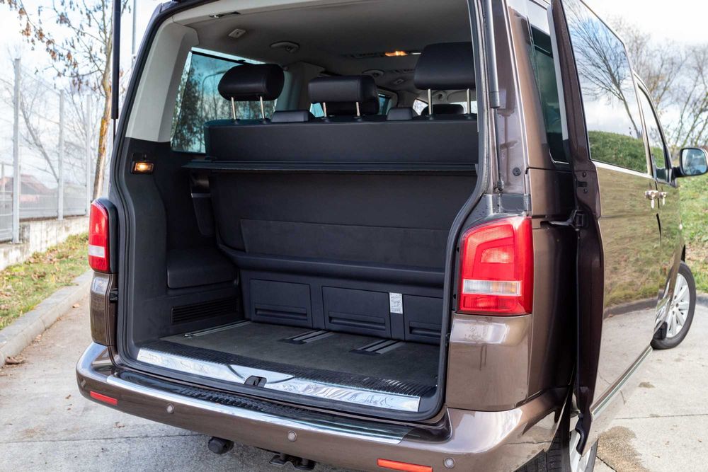 Microbuz 7 locuri de închiriat Cluj VW Multivan AUTOMAT 4x4 fără șofer