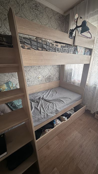 Продам двух ярусную кровать