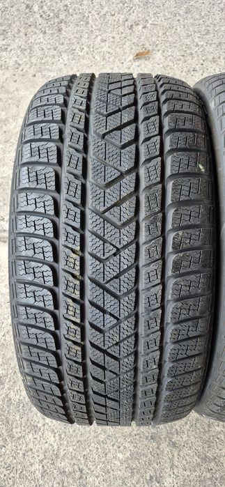 2 anvelope iarna noi Pirelli 275/45/18.Pretul este pe bucata.