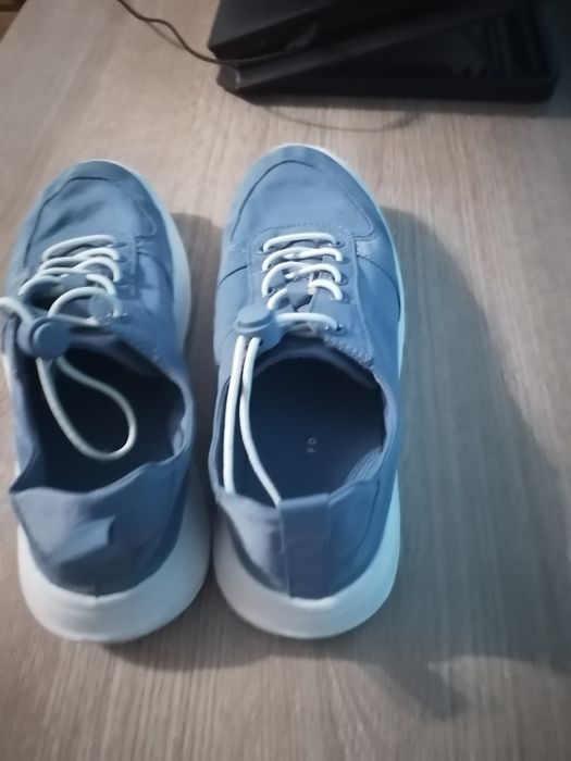 Papuci eleganți și confortabili