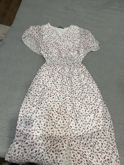 Платья 6 шт S-M, продам дешево