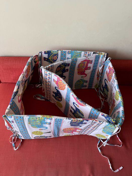 Обиколници за бебешка кошара или креватче и комплект чаршафи