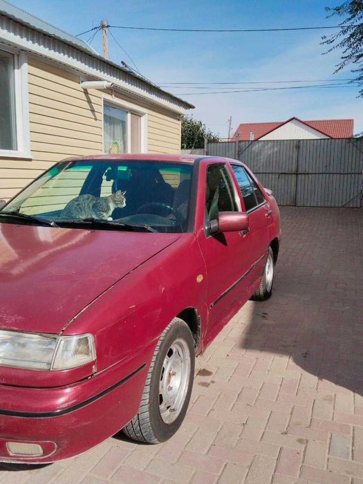 автомобиль Sealt Toledo