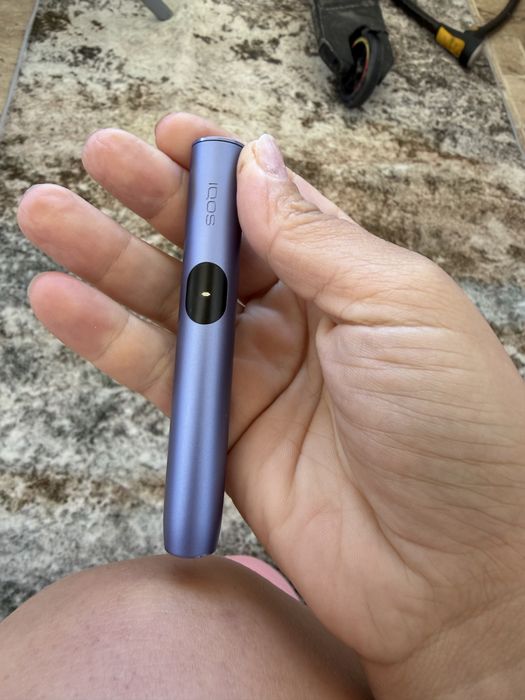 Iqos Iluma folisita merge foarte bine si tine incarcata pana la 2 zile