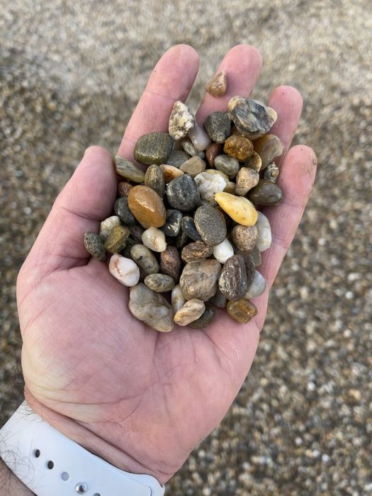 Livrez la comanda clientului nisip, balast, sort, piatra concasata etc