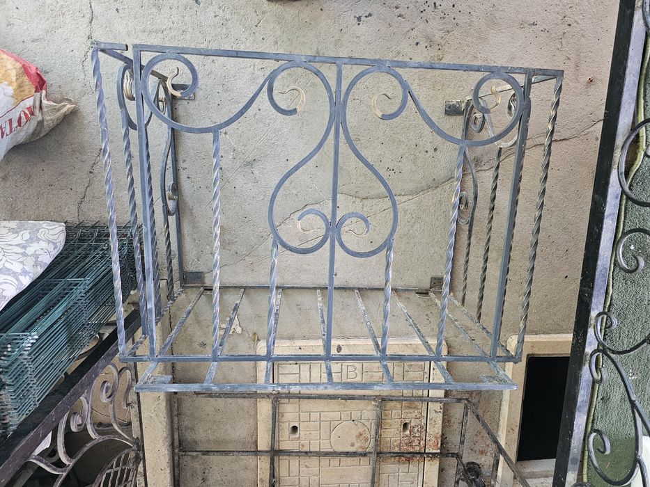 Срочно продается решетка для Кондиционер зималето .
Красивей мощни