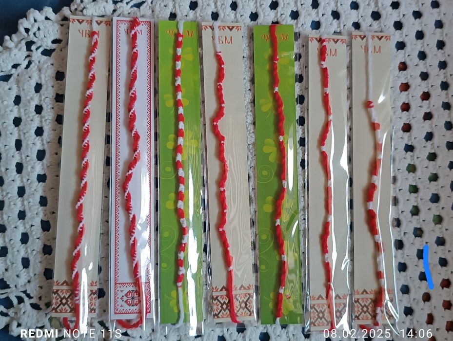 Ръчно изработени мартенички за ръка