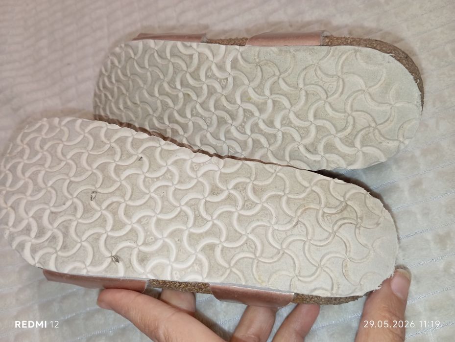 Birkenstock  ,Crocs