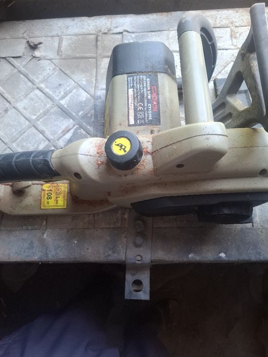 Электрическая пила