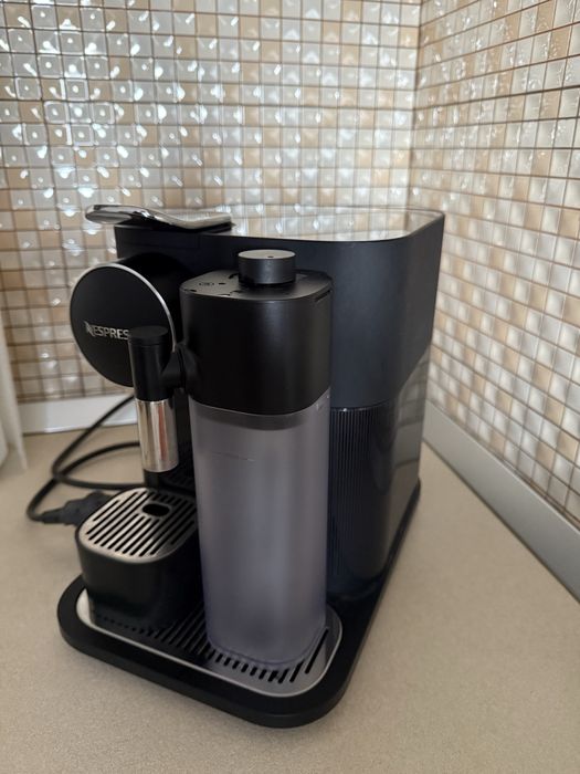 Espressor Nespresso Gran Latissima