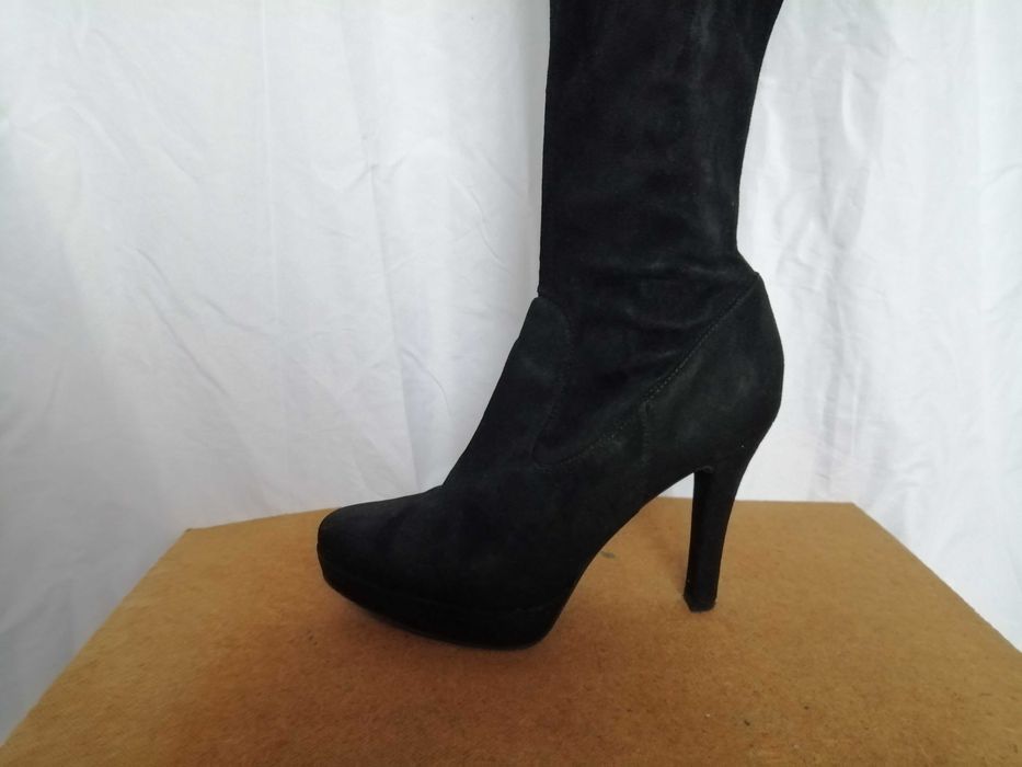 Елегантни дамски ботуши над коляното; с ток и платформа номер 40