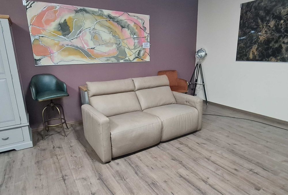 Италиански кожен диван тройка с електрически релаксиращ механизъм