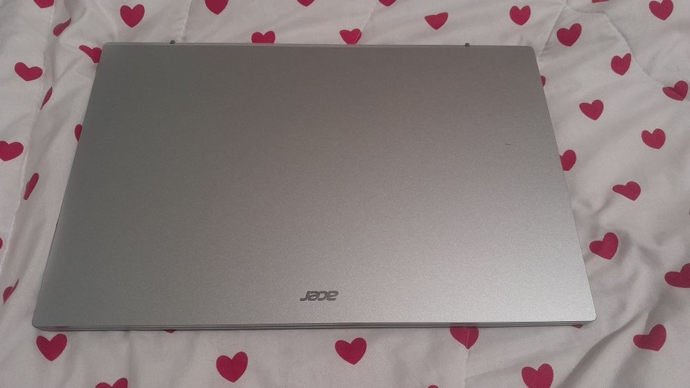 Ноутбук Acer Aspire сатылады.