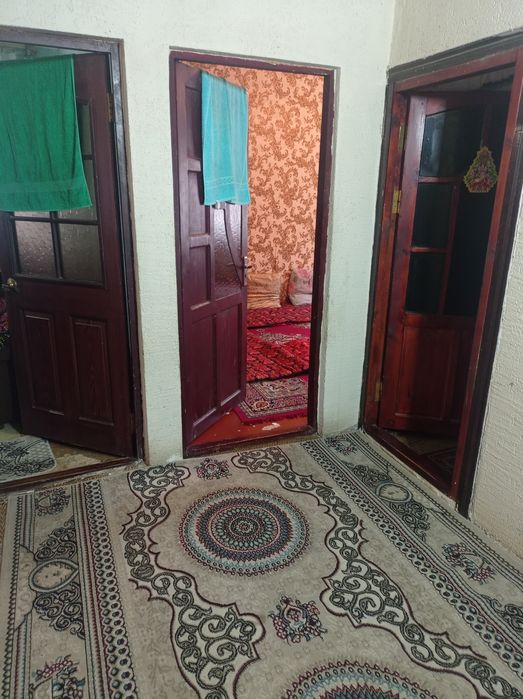 Купкаватли уйдан 3хонали 1 каватдан уй сотилади.