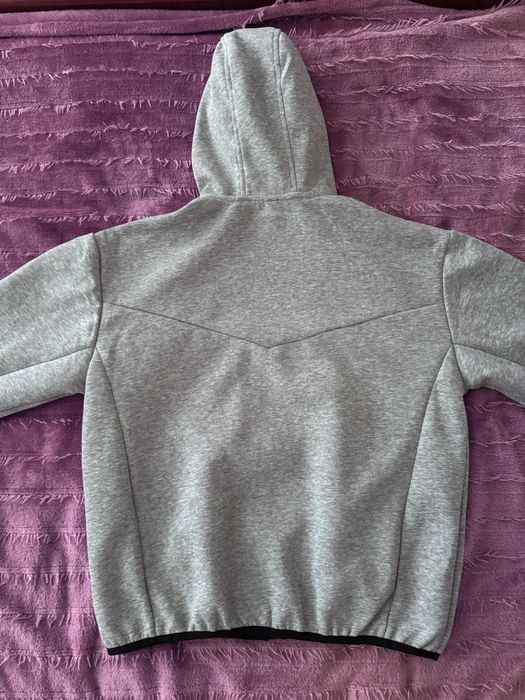 серая Nike Tech Fleece размер S для мальчиков и девочек, одевали 1 раз