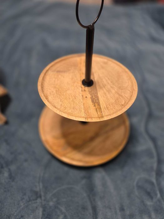 Поставка за хапки-сладки  2 нива, Дърво, Кафяв