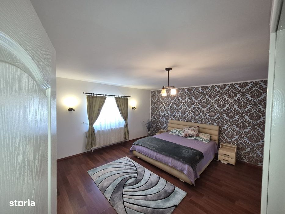 Apartament cu 4 camere decomandat zona Bucium Visani — fotografia 3