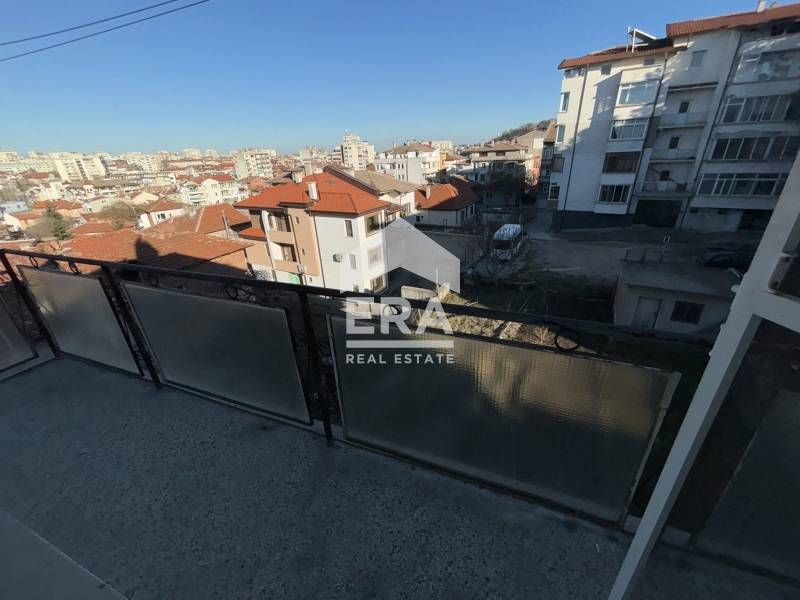 Просторен имот с дворче и гараж в гр. Хасково