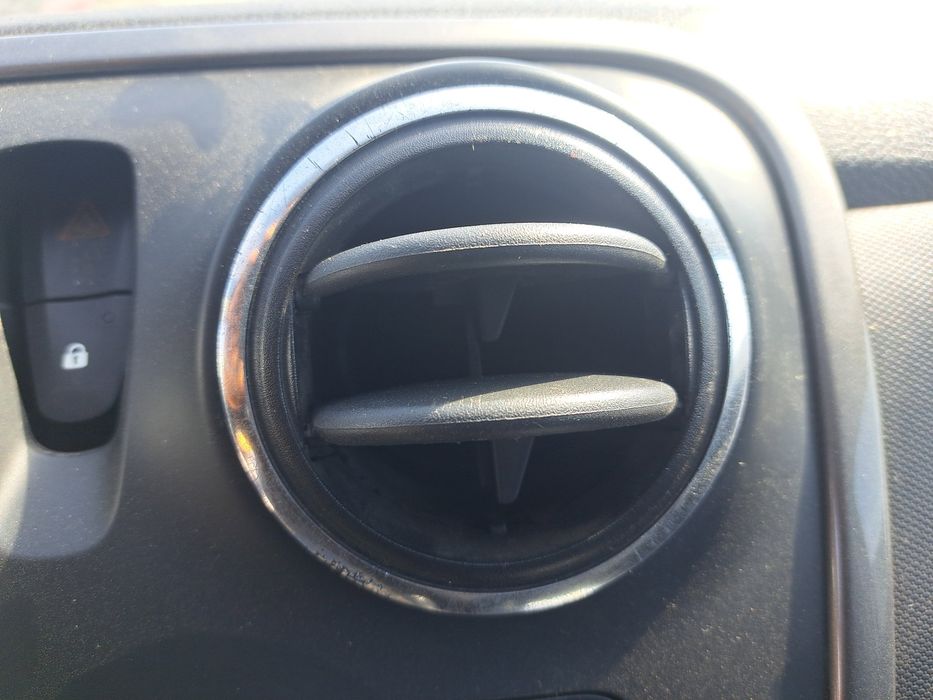 Grila aerisire centrala dreapta Dacia Logan 2 [Fabr 2012-2020] OEM