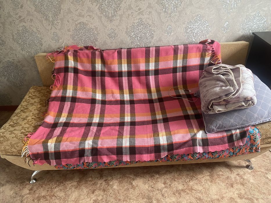 Продам диван б/у — 1000 тенге