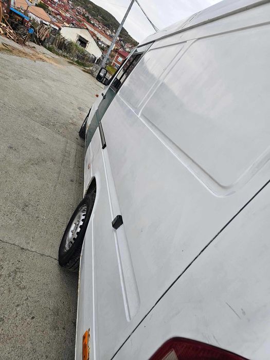 Бус 311 работи всичко