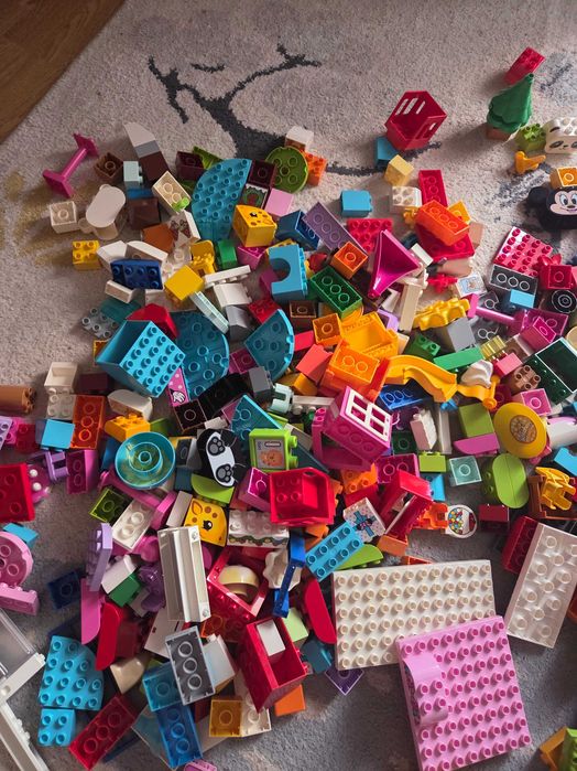 Lot mare LEGO DUPLO original – 6 kg – figurine, animale, mașini, plăci, multe piese