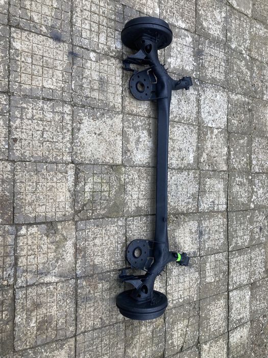 Заден мост за тойота версо S/Toyota verso s 11-15г