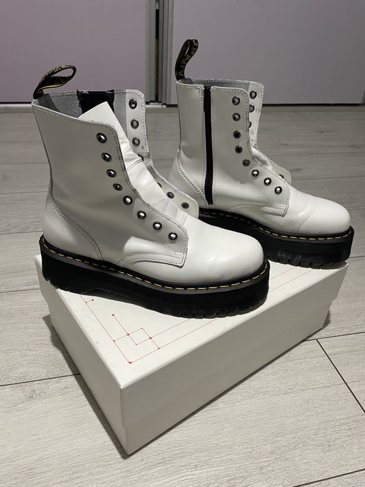 Bocanci ghete Dr Martens Jadon albi, masura 40