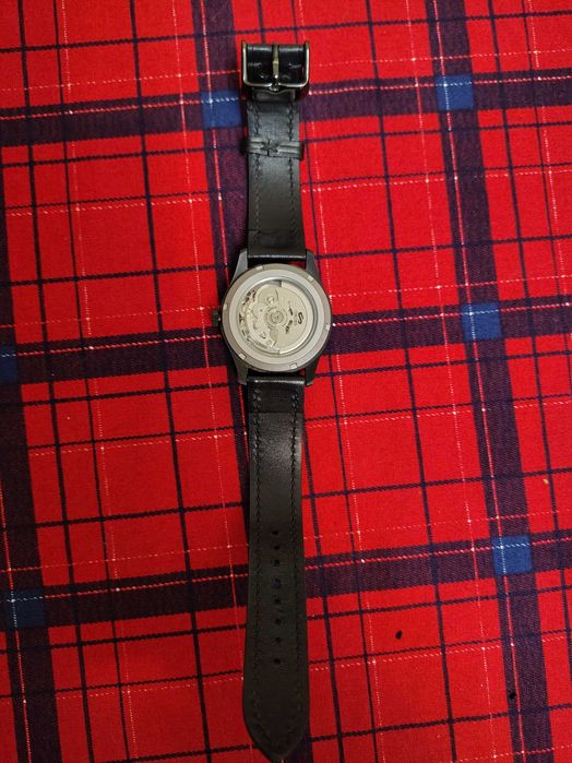 Срочно продам часы seiko field 5