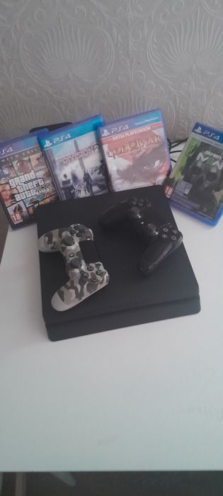 Продам приставку пс4