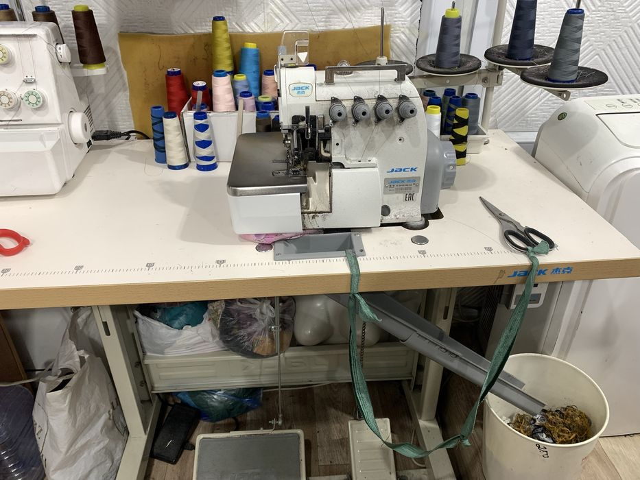 Оверлок сатылады