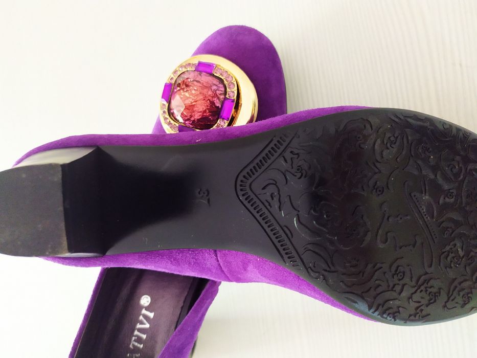 Продам женские туфли