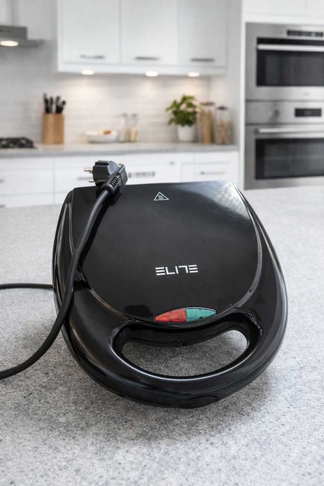 черен гофретник елит позлван веднъж без никакви забележки още с кутия elite тостер за гофрети