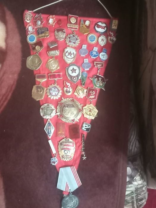 Продам советские значки,