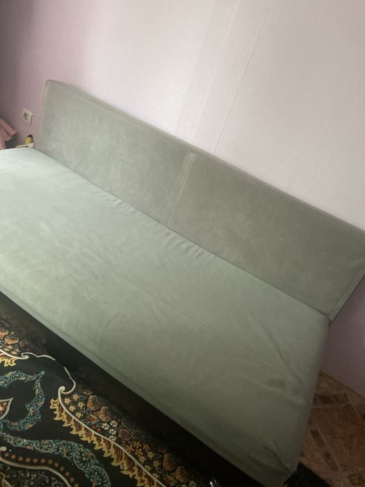 Продам  диван срочно