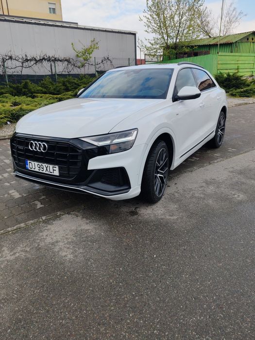 Vând Audi Q8 S line 55 Tfsi