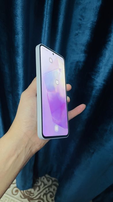 Самсунг А 35   5G