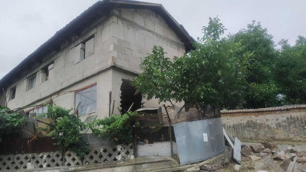 Продавам къща в с.Желява гр.София