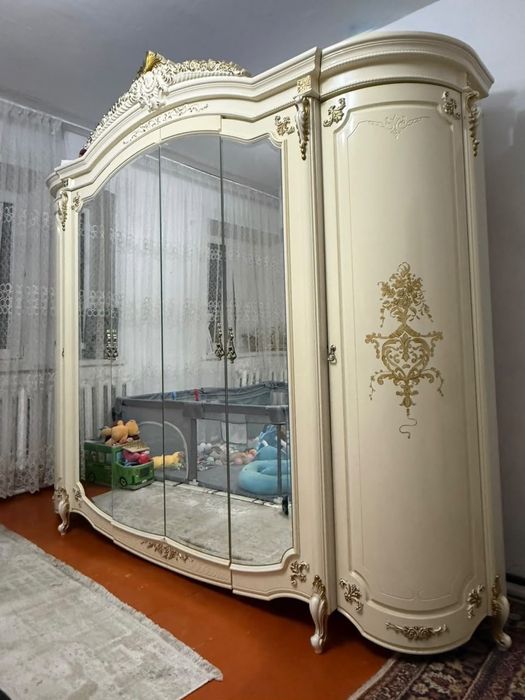 Спальный гарнитур